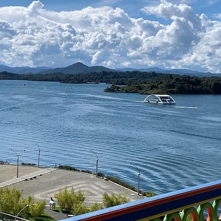 Apartamentos San Jose Vistal Al Lago, Cerca Del Parque. Guatape. Екстер'єр фото