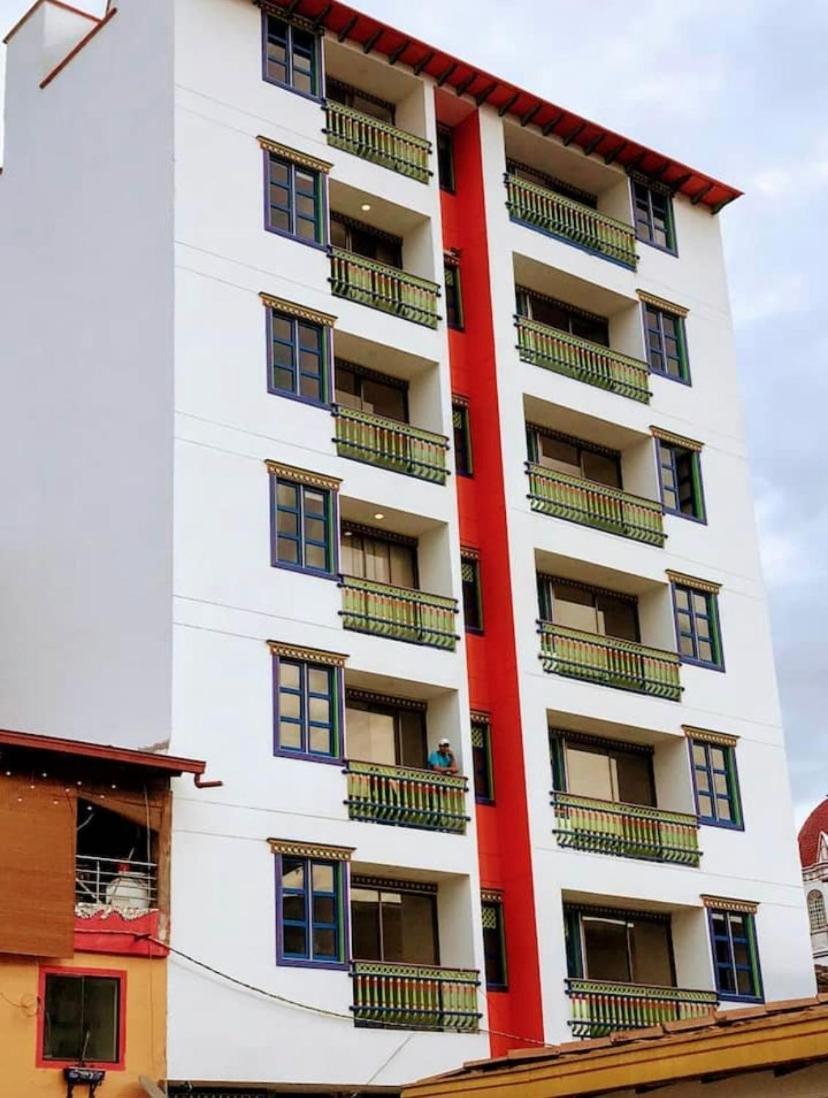 Apartamentos San Jose Vistal Al Lago, Cerca Del Parque. Guatape. Екстер'єр фото