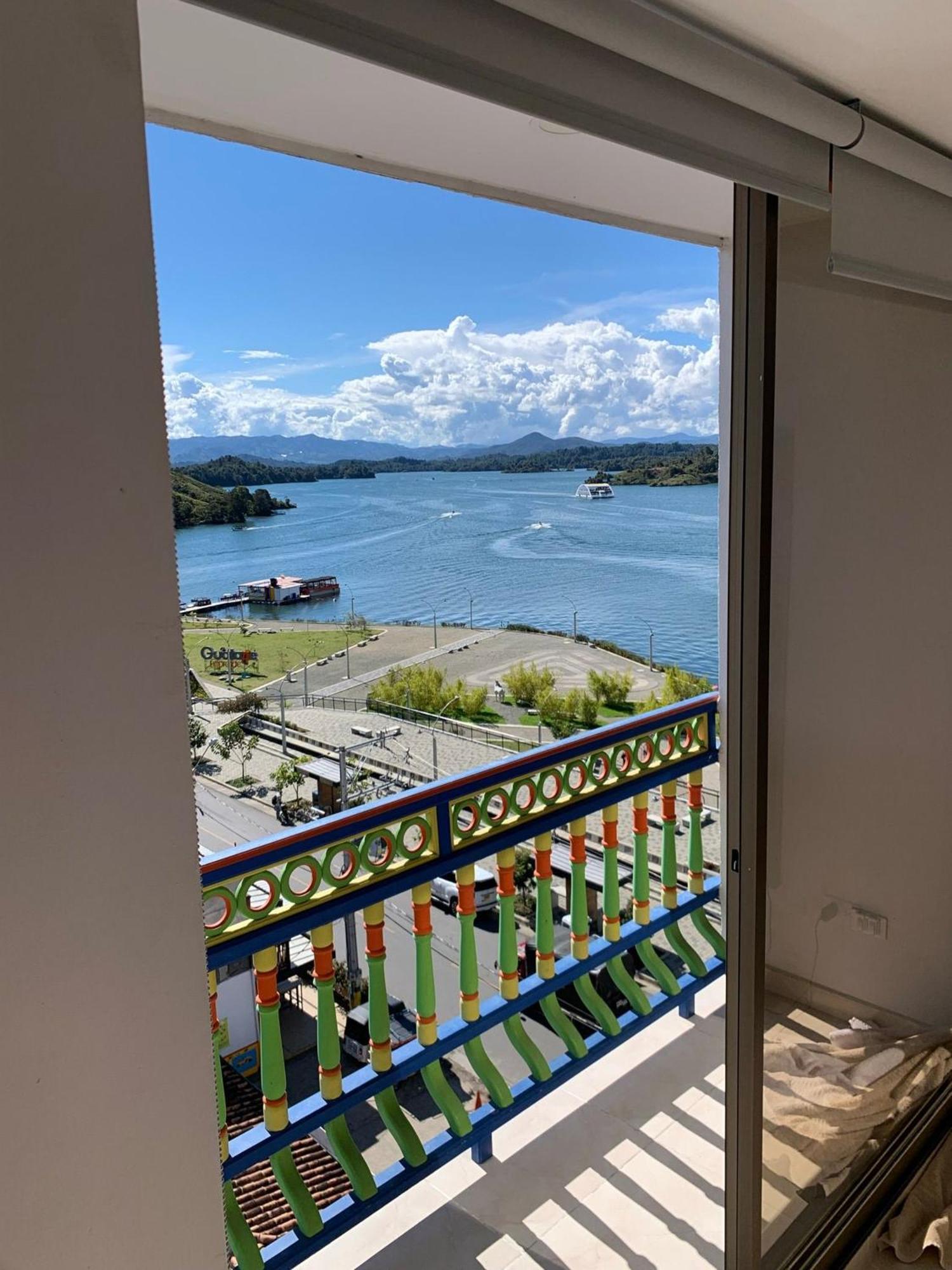Apartamentos San Jose Vistal Al Lago, Cerca Del Parque. Guatape. Екстер'єр фото